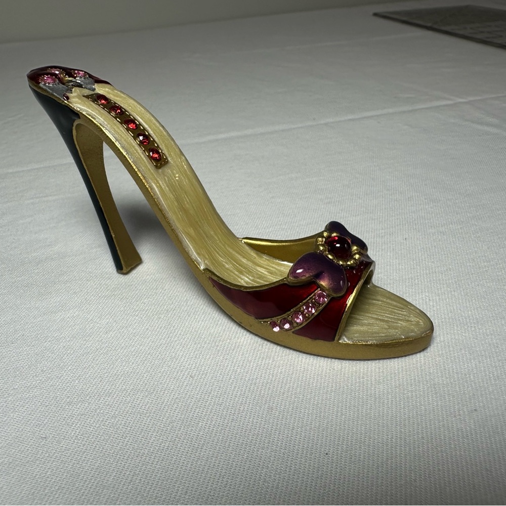 Shoe